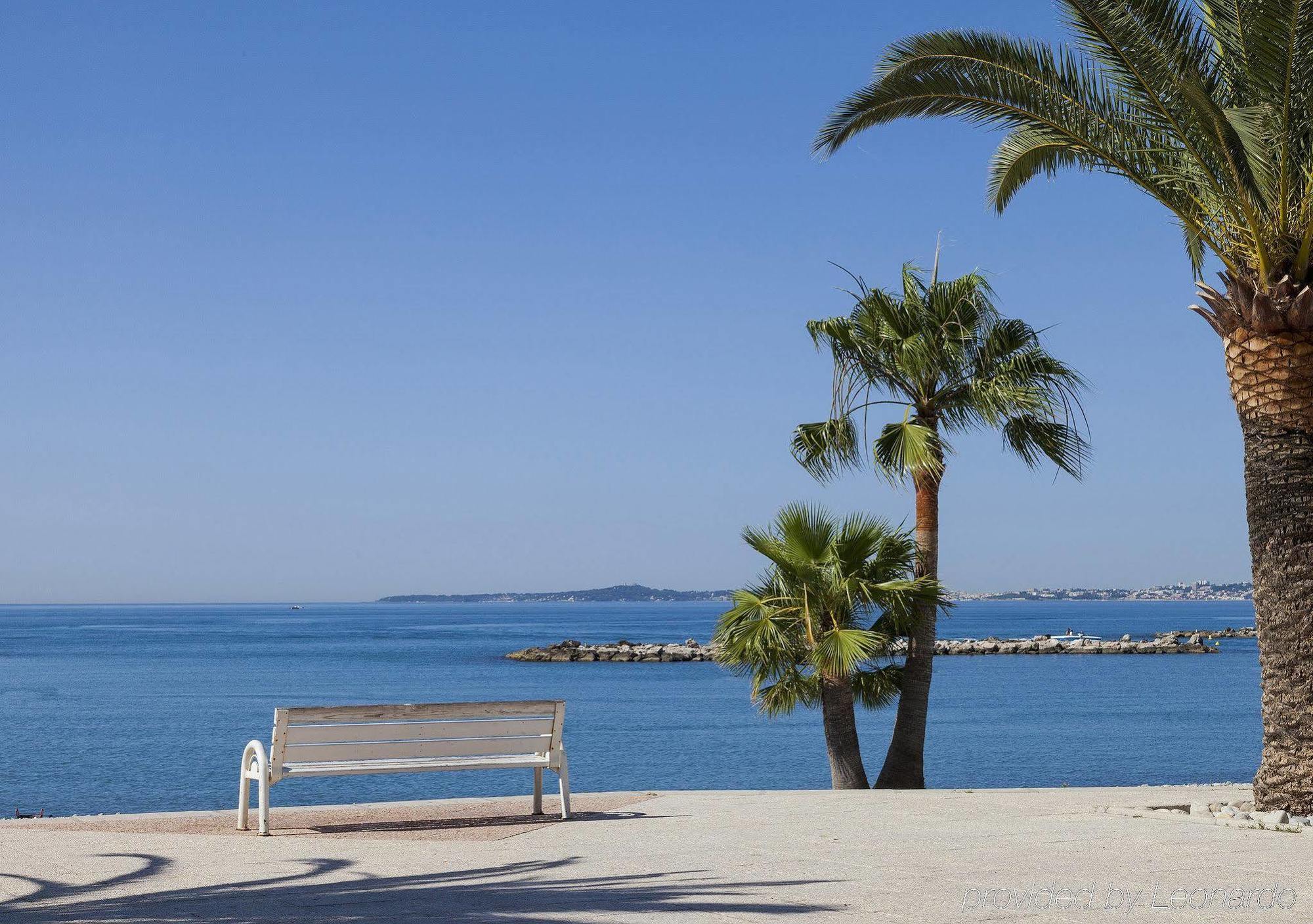 The Originals City, Hotel Galaxie, Nice Aeroport Saint-Laurent-du-Var Exterior photo