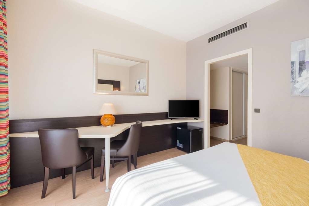 The Originals City, Hotel Galaxie, Nice Aeroport Saint-Laurent-du-Var Room photo